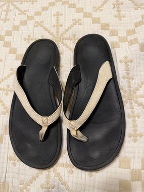 Women's OluKai Ohana Black and Cream Flip Flop Sandals